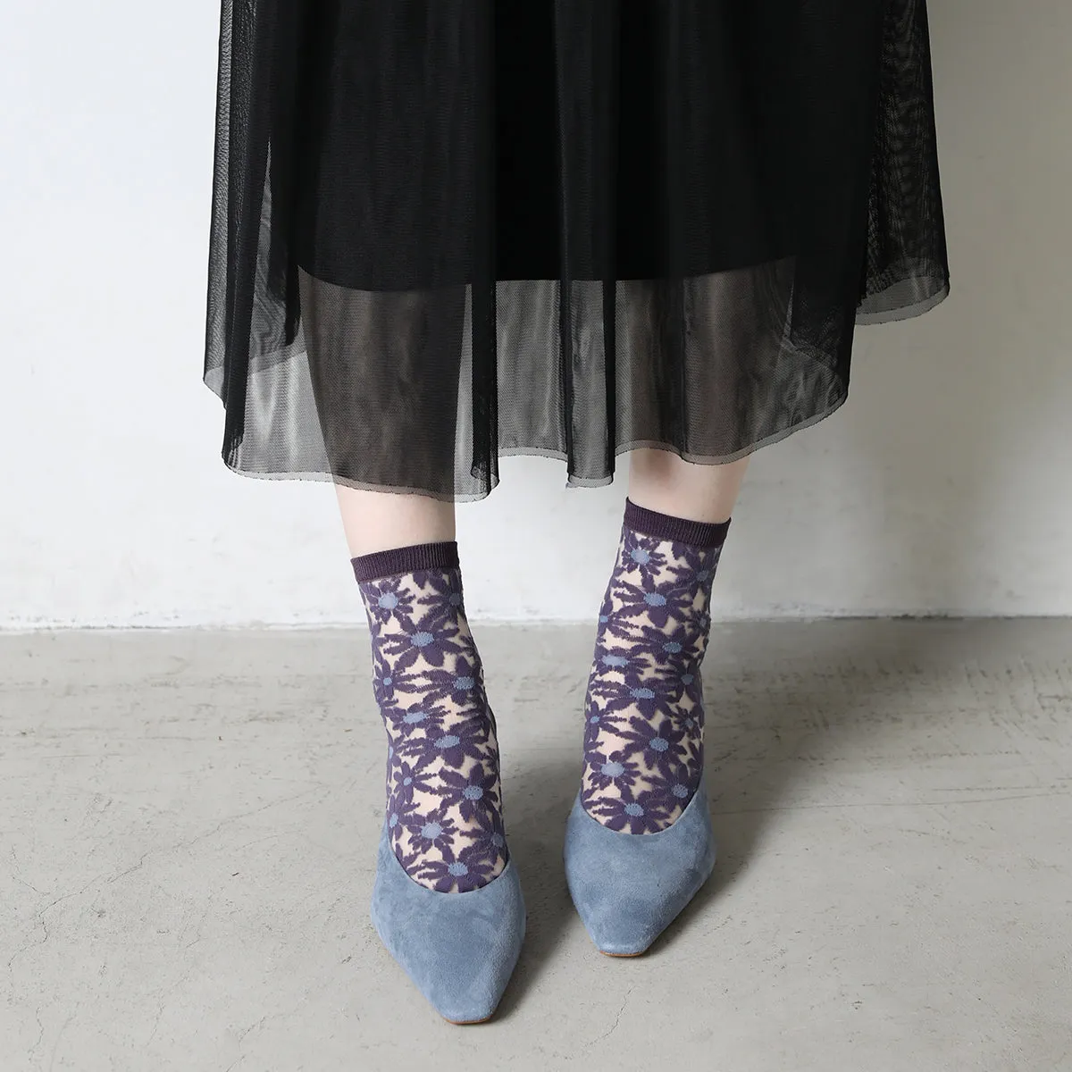 021131147 Sheer Daisy Ankle Socks