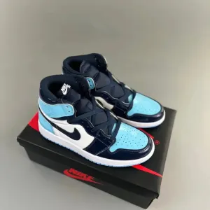 Classic Retro 1 Sneakers - High
