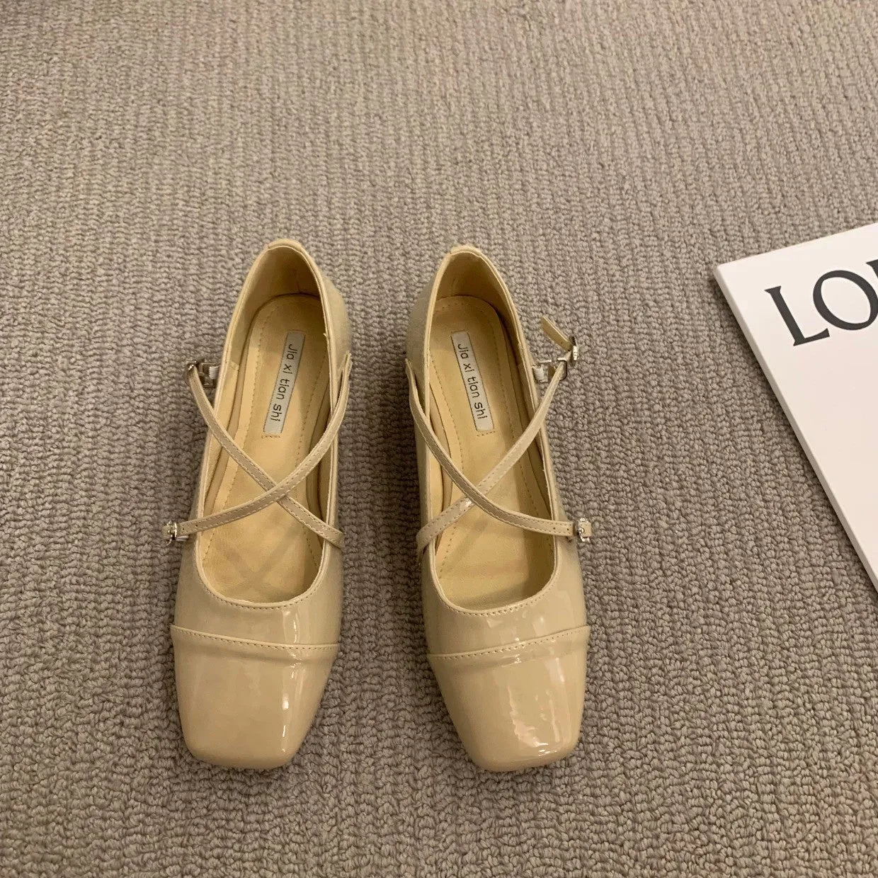 Diana Criss-Cross Flats