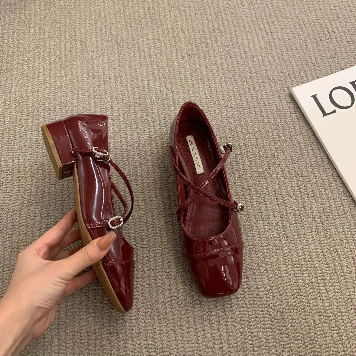 Diana Criss-Cross Flats
