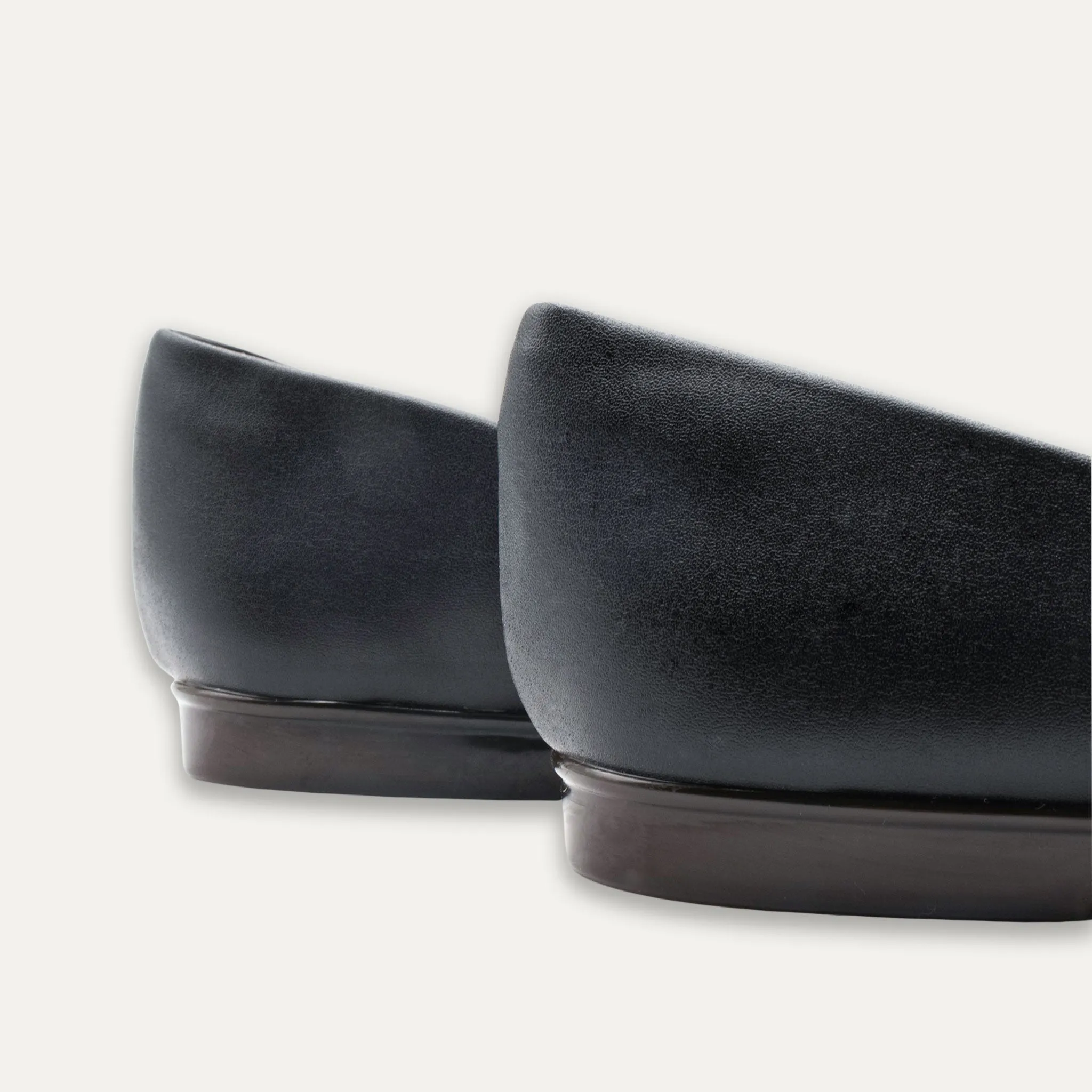 Estela Black Pointed Toe Flats