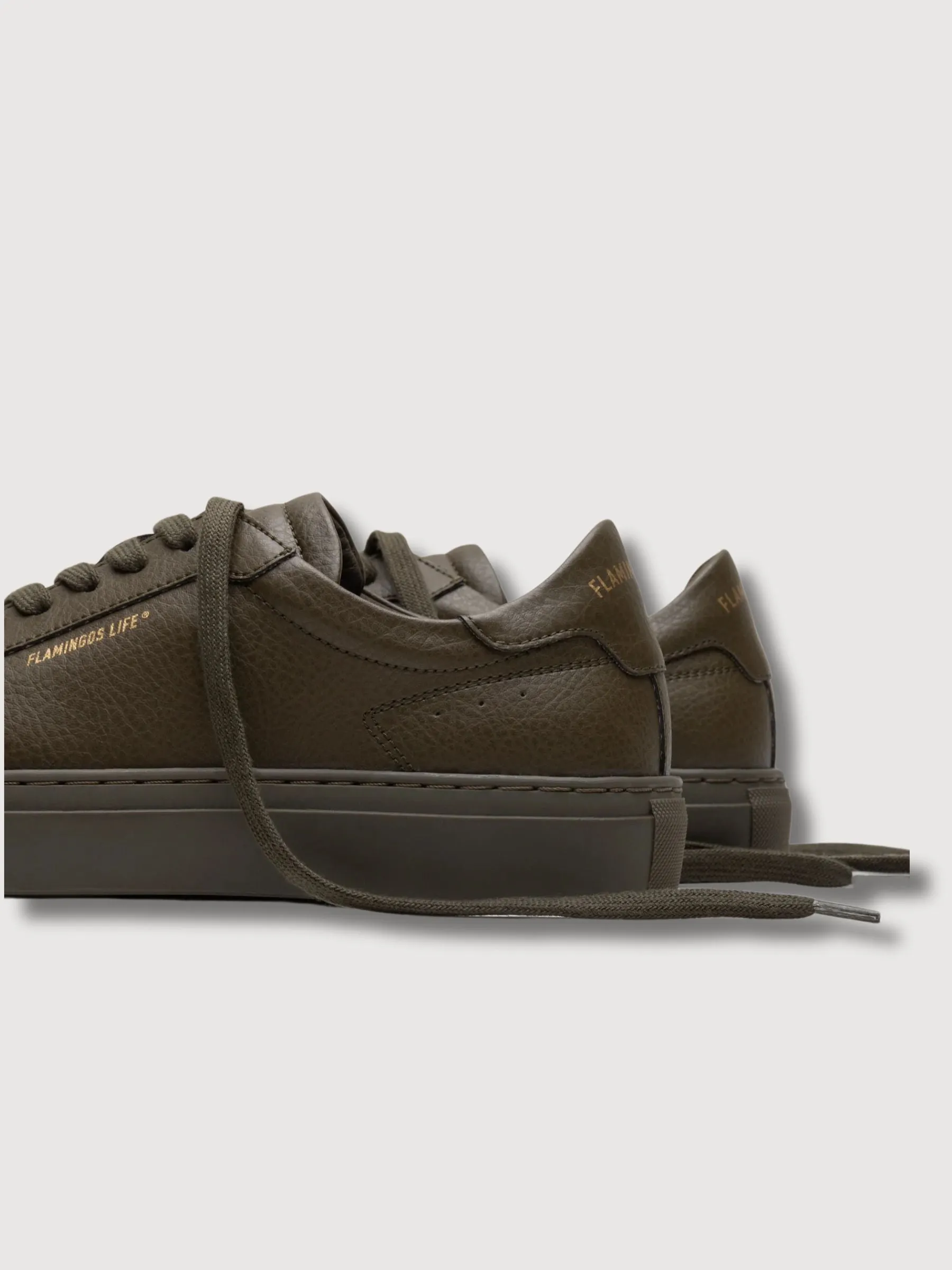 Hampton Court Triple Edera Sneakers | Flamingos Life