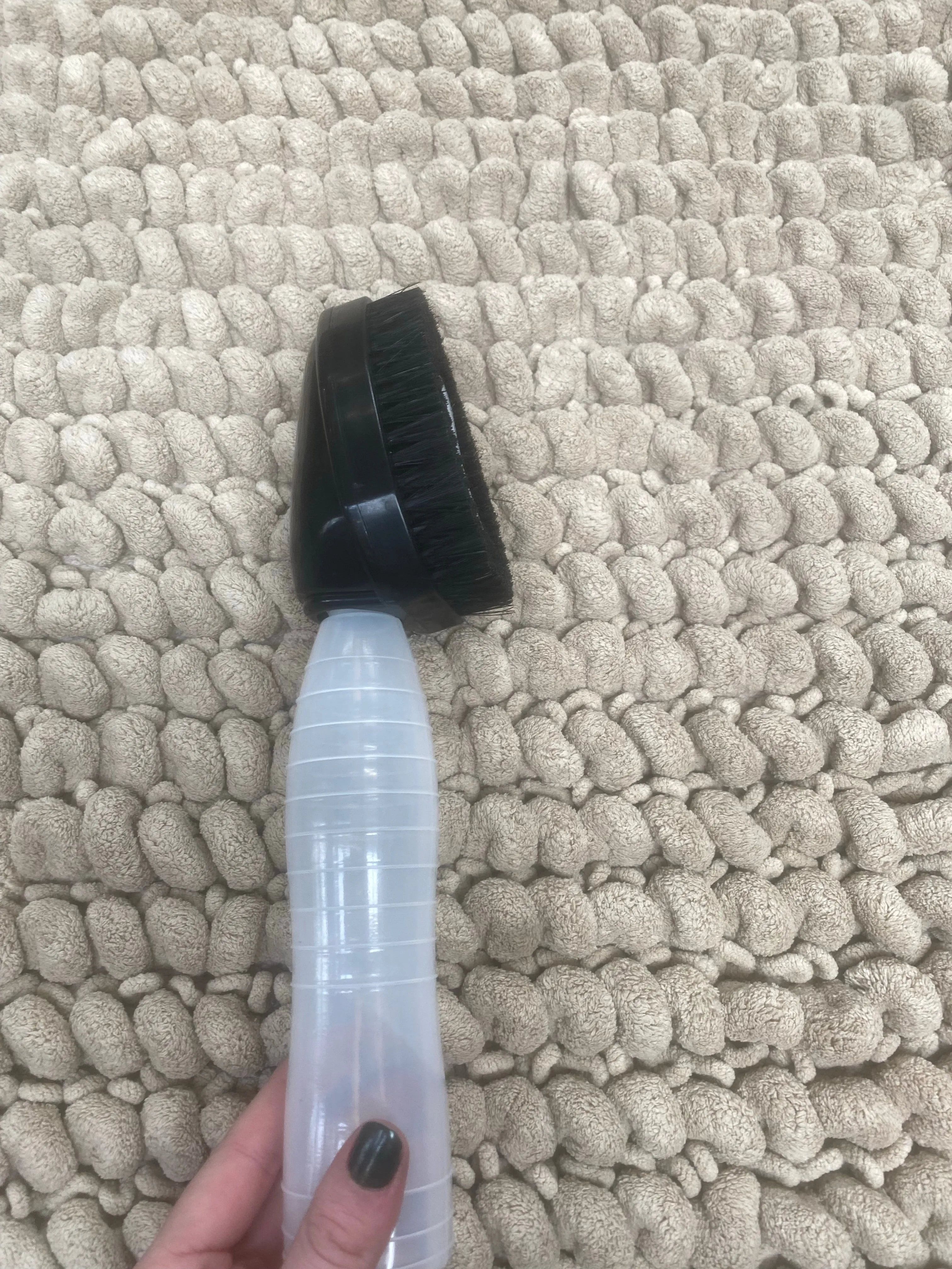 New shampoo brush with twist bottle with measuring lines FREE POSTAGE*