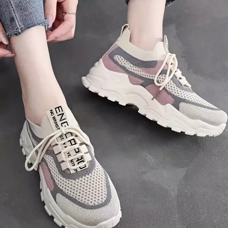 Sneaker for flat feet
