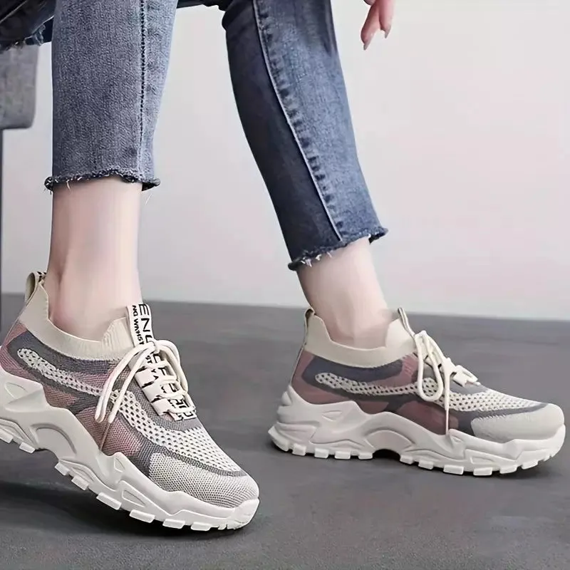 Sneaker for flat feet