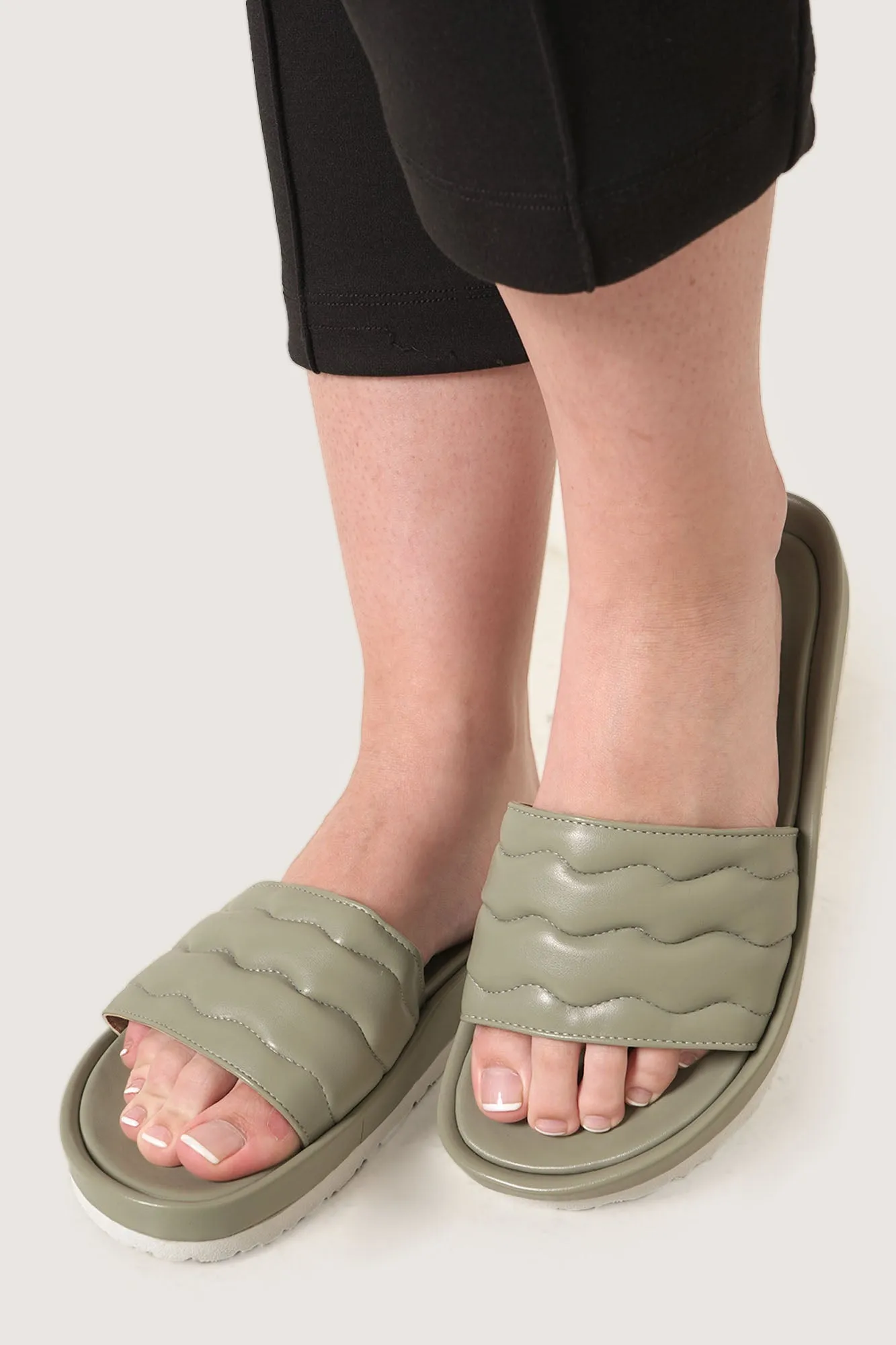 Wave Quilted Sliders