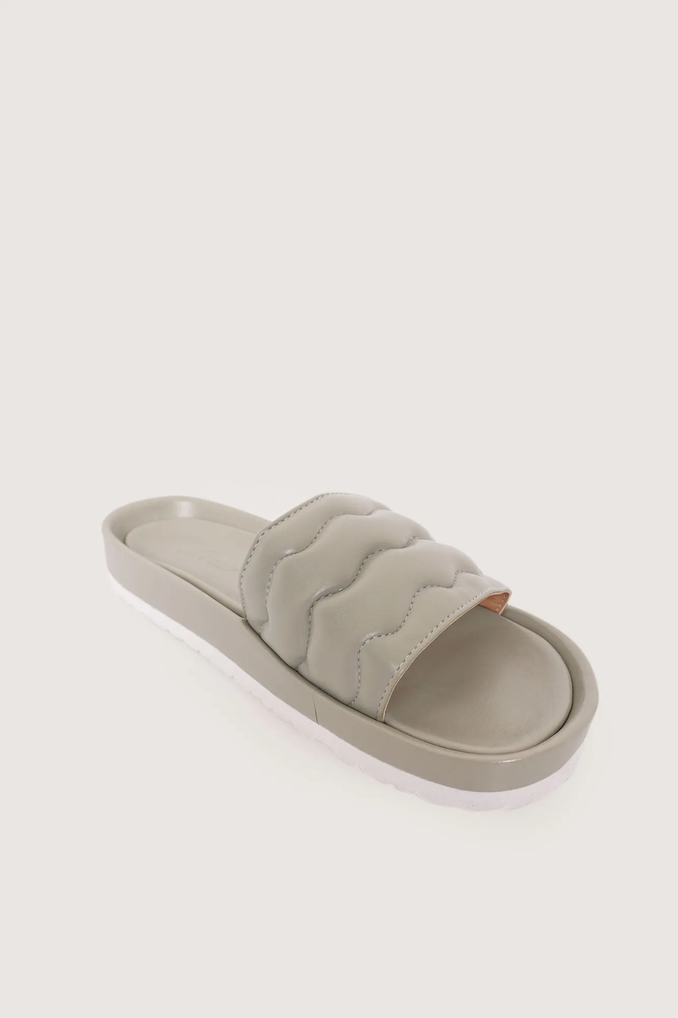 Wave Quilted Sliders